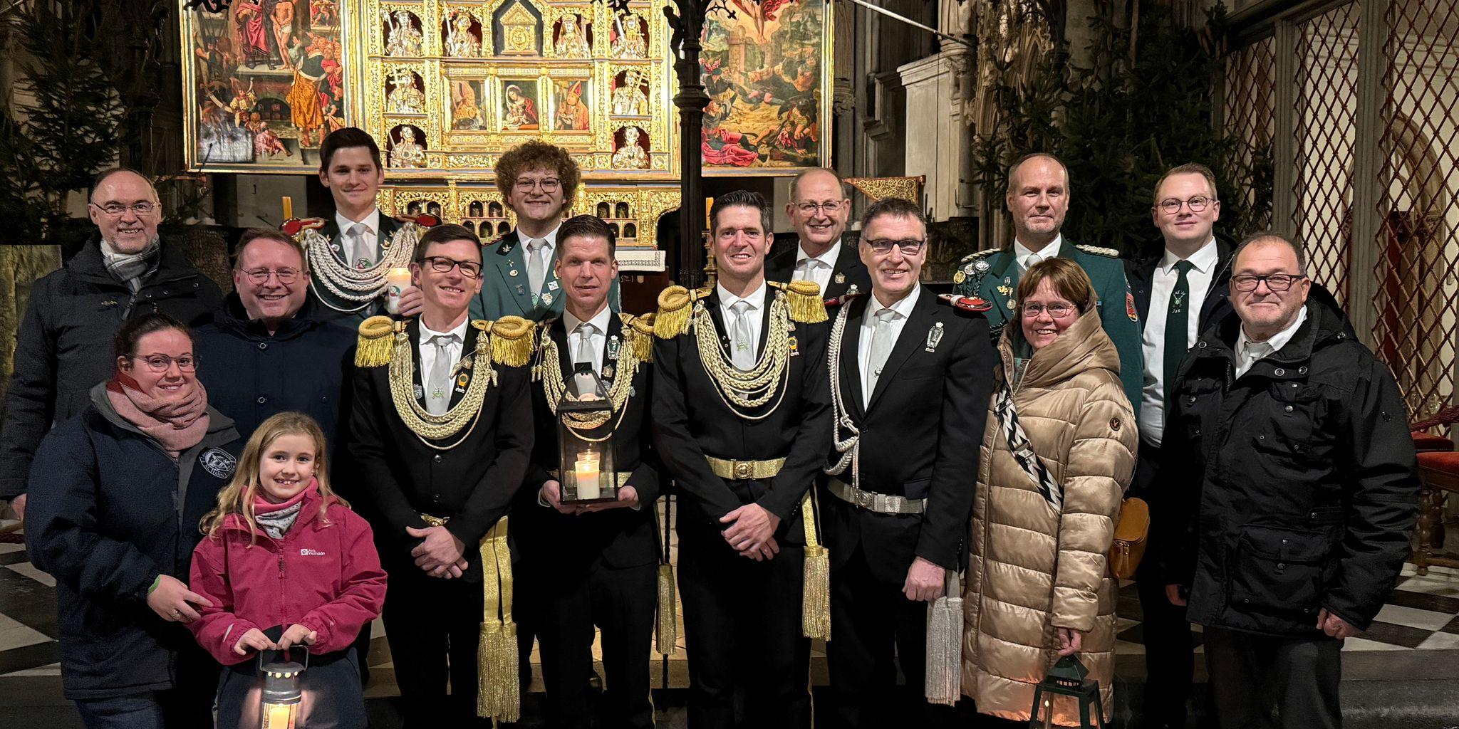 Mit Weihbischof Rolf Lohmann, Bezirkspräses Lars Lindemann, BdSJ Bezirksverband Moers, St. Antonius Sebastianus Bruderschaft Walbeck, St. Martinus Schützenbruderschaft Elten, Ehrenlandesbezirksjungschützenmeisterin Niederrhein Erika Boland