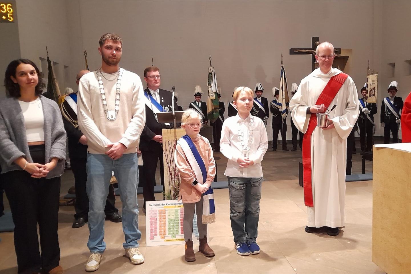 Otgerus Schuetzen segnen Ketten