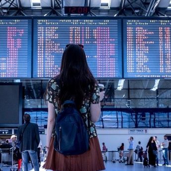 airport-2373727_640