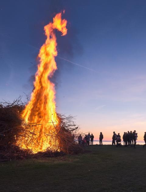 floerio-easter-fire-4630133