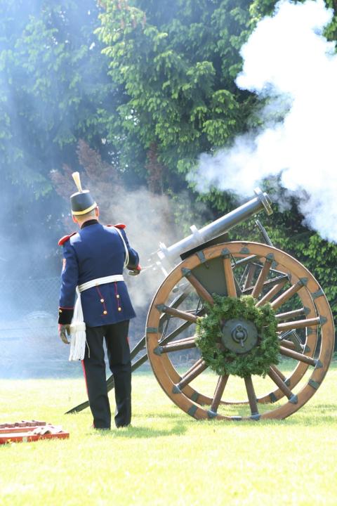marc10029-cannon-5846786